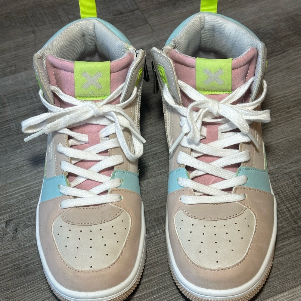 Multicolor High-Top Sneakers - Pink, Blue, and Green